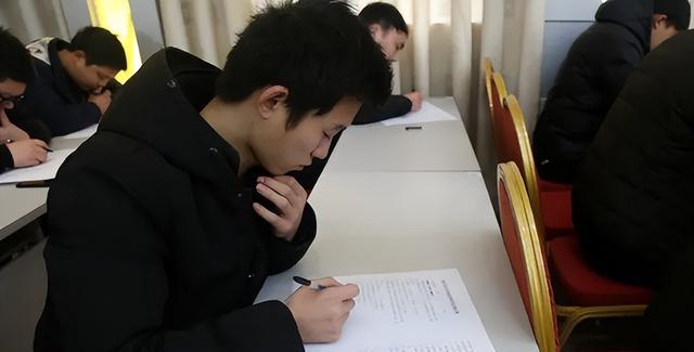 辅警|2022年下半年辅警招聘,符合这些条件可优先录用,大专生的好机会