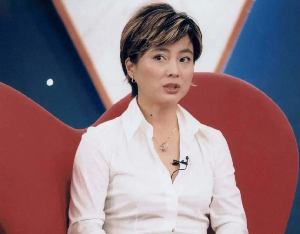 刘亦菲|李玲玉唱着“甜歌”,过着 咸苦人生,因离婚抑郁,嫁老外分居11年