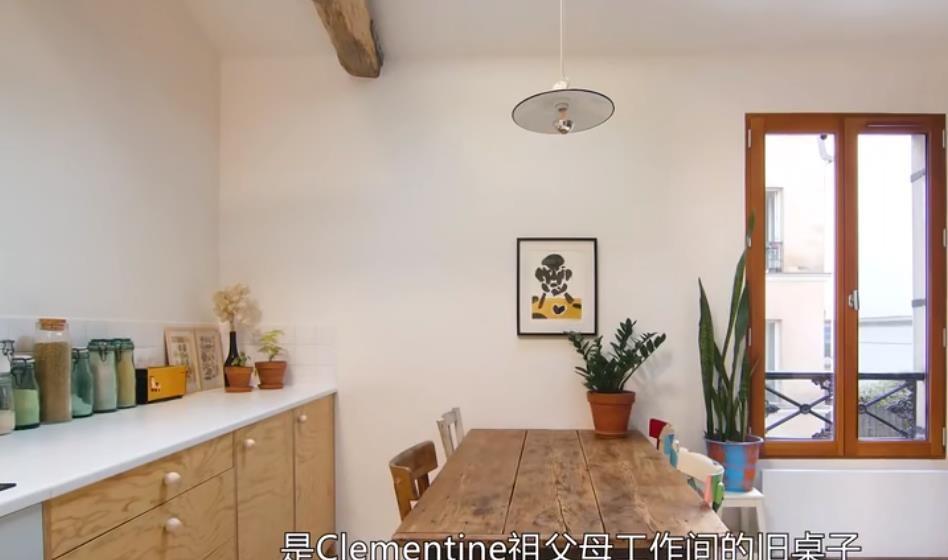 情侣买下24平公寓,改造成超美超温馨的家,邻居看了都羡慕