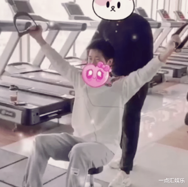 |孙卓“驼背”日渐明显，爸妈做重大决定，网友：亲爸妈就是不一样