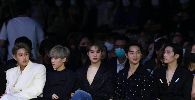 明星|三位泰国当红偶像抓马合影大戏:泰剧男星Inn澄清与NuNew不和传闻