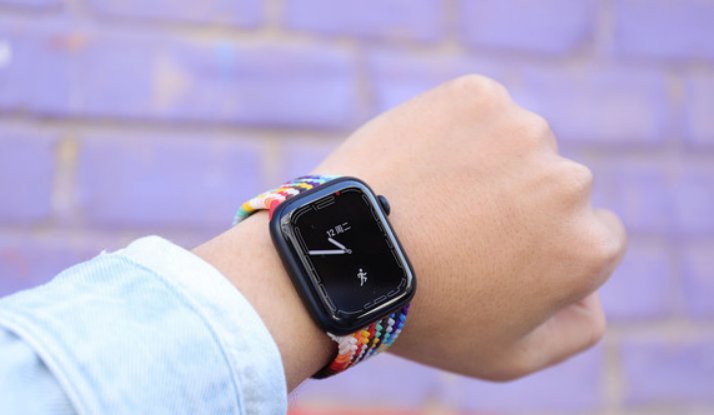 液晶显示器|历史难题：买Apple Watch智能手表，还是买机械手表？