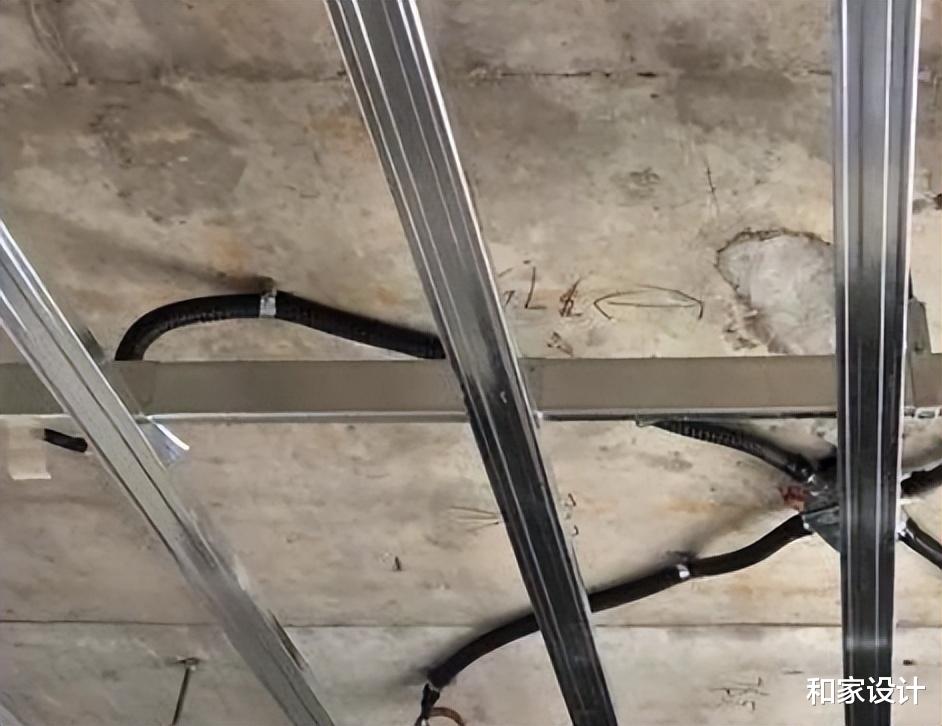 卫生间吊顶用石膏板还是用铝板?石膏板吊顶用在卫生间会更加温馨