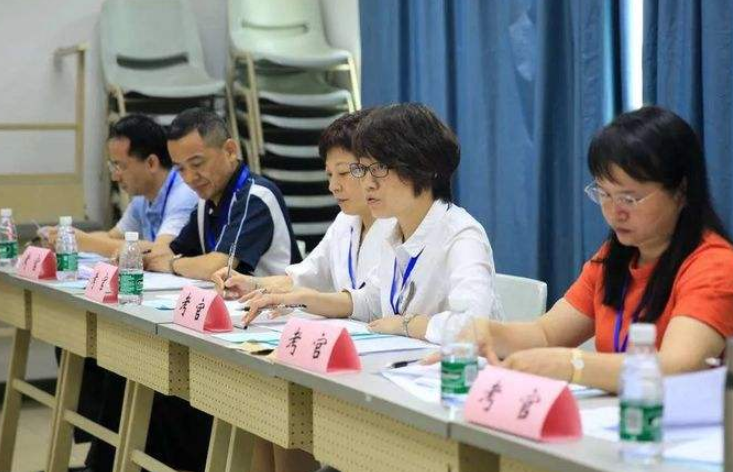 生命科学|考研生穿“西装”去复试，却直接被刷，导师：看到这些穿搭就头疼