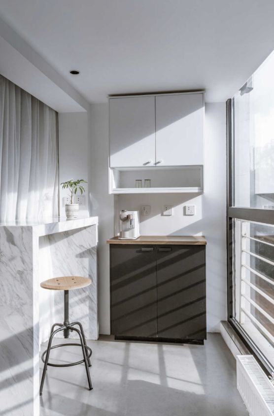 北京姑娘的43㎡小宅,不铺地、不买床,全屋水泥毛坯风,晒晒