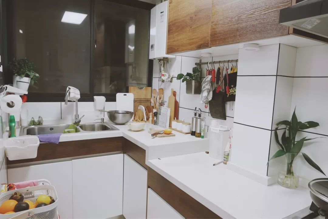 再小的厨房,装上收纳挂架,都会方便不少!