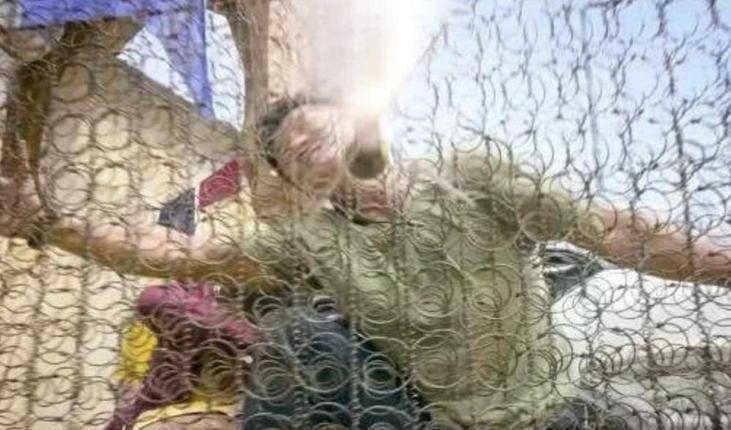 吴京|吴京破坏气氛撕海报是为哪般?吴京偷改台词,弗兰克表示太荒谬!