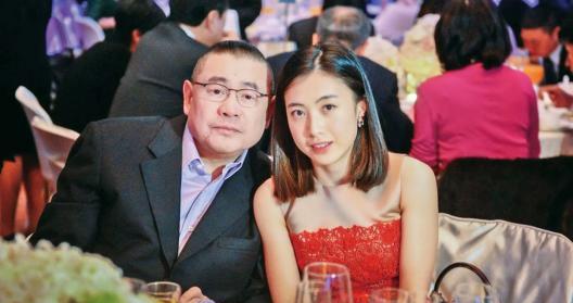 甘比|6位豪门中的“平民女孩”，甘比继承6百亿身家，曾馨莹连生3胎