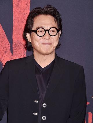 李连杰|李连杰为向太站台！抗病休养多年变「浓密黑发」回春6秒片曝光