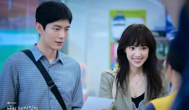 李民基|《解放日志》低开高走，金智媛孙锡久CP感获赞，李民基成喜剧担当