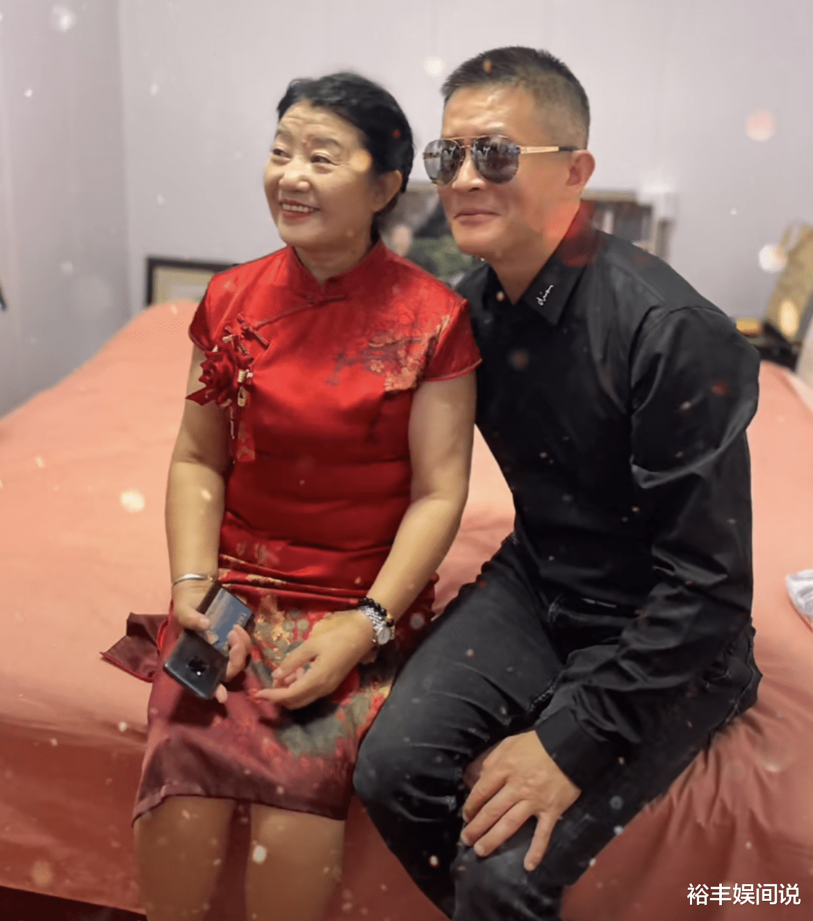 巨兴茂|41岁巨兴茂山西举行婚礼!马路上站满秧歌队,杨志刚现身送祝福