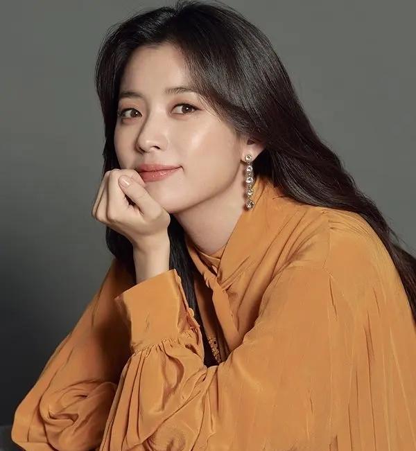 孙艺珍|外网票选“韩国最美的女演员”:李英爱第18名,孙艺珍第5名