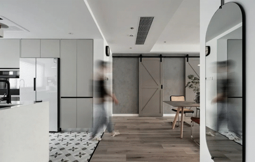 32岁男主靠自己买下125㎡房子,改造后和猫咪一起生活,轻松自在