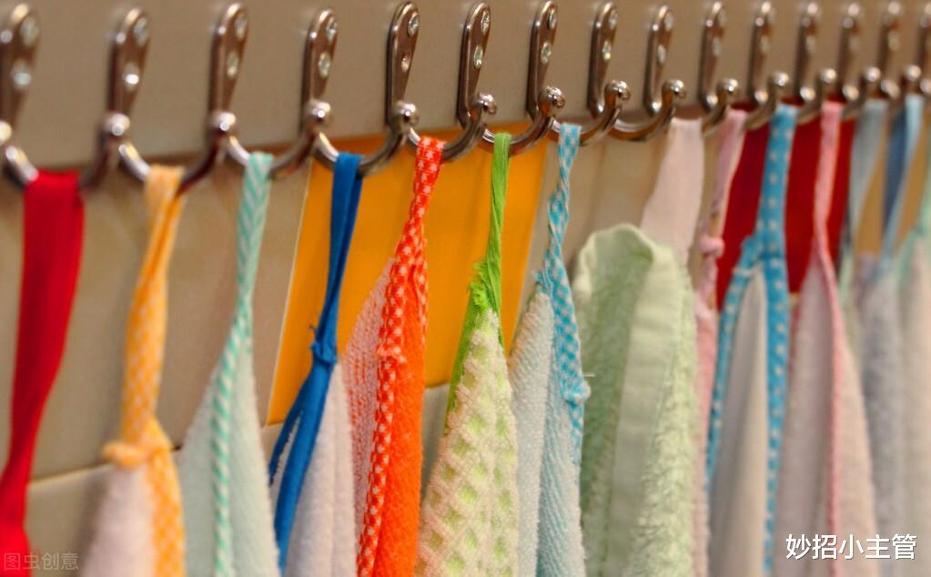 油桶提手太有用了,在衣柜里放10个,空间立马大3-5倍,涨知识