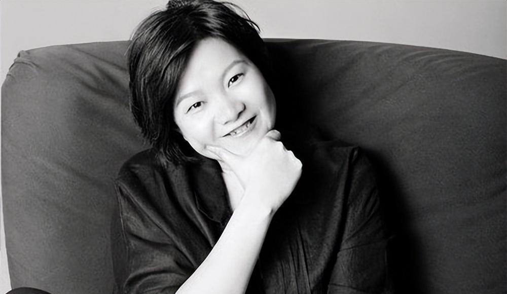 洪晃|“名门痞女”洪晃:揭露上流社会的阴暗面,他们有多虚伪?