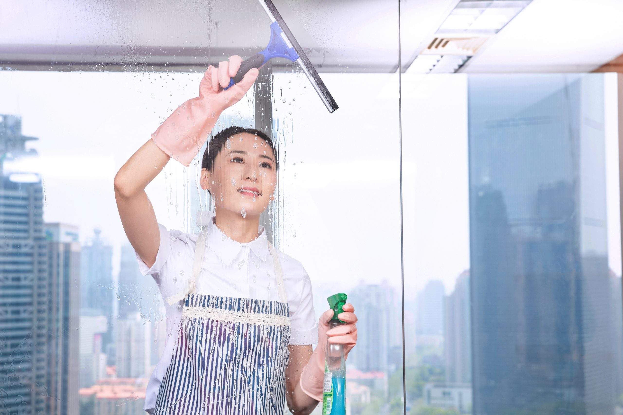 用什么东西擦玻璃好?