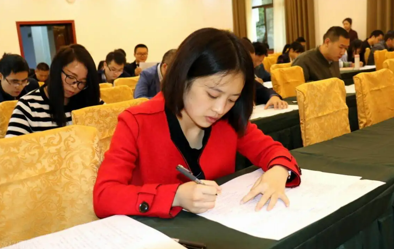 便秘|考上研究生却还不知道这三个岗位,那才是真的血亏,年薪是真的高