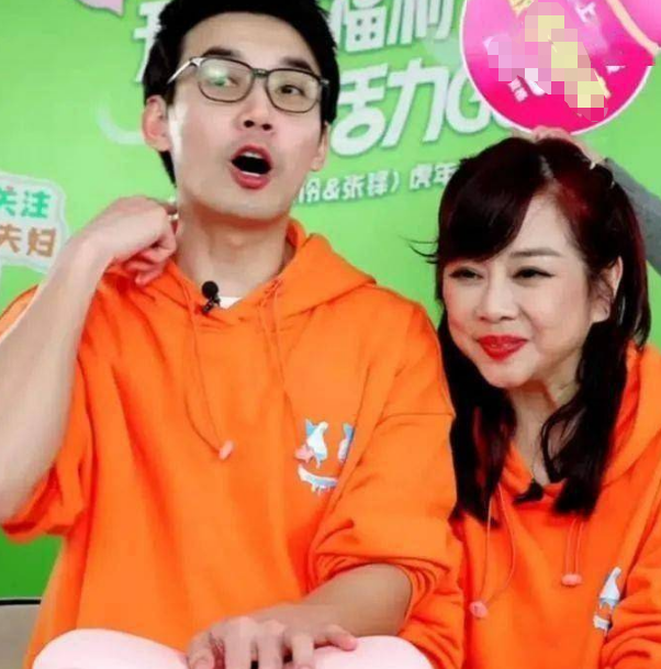 陈乔恩|51岁陈松伶老太尽显,与婆婆同框像姐妹,网友:没有孩子是遗憾