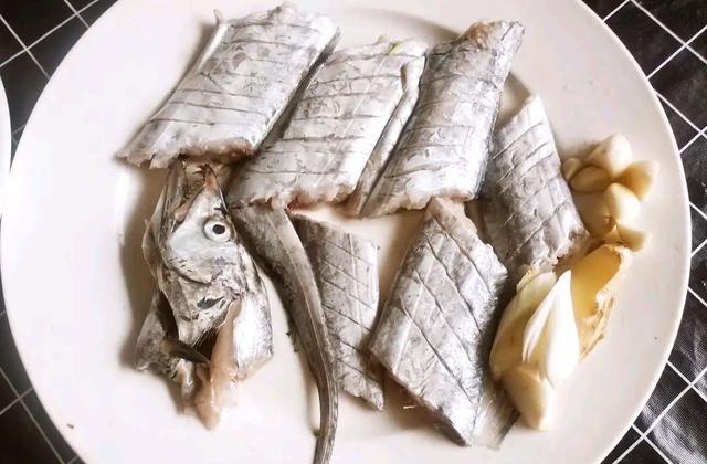 明日出伏,建议中年人:别太心疼钱,多吃3种肉,补足精力过秋天