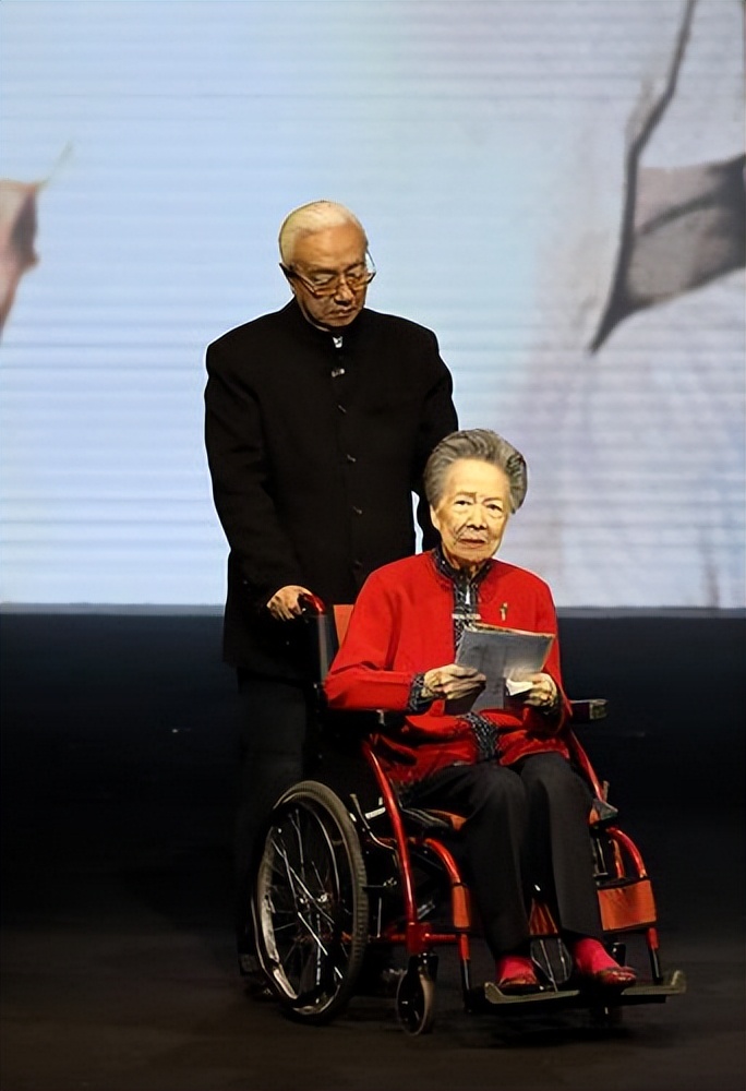 京剧|93岁京剧大师李蔷华去世，受梅兰芳等大师亲传，曹可凡发文追忆悼念