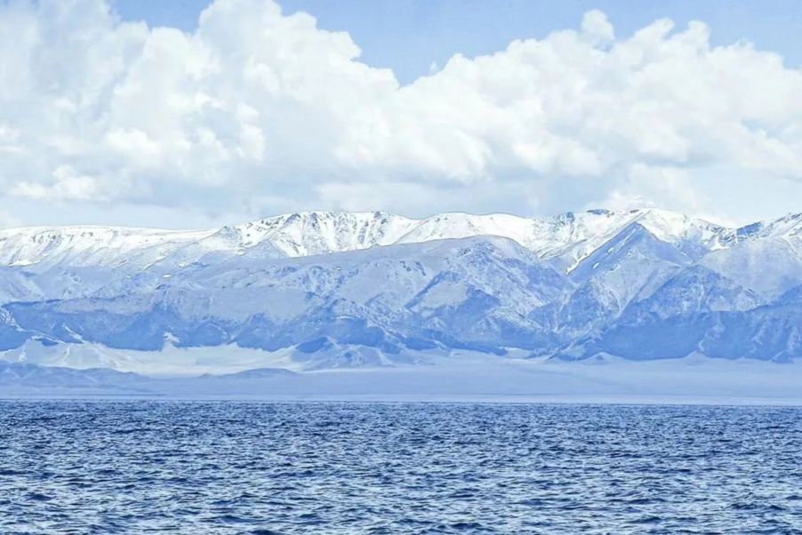 新疆维吾尔自治区|纯净清澈的天山湖水，原生态自然壮观景色，这个地方叫做新疆
