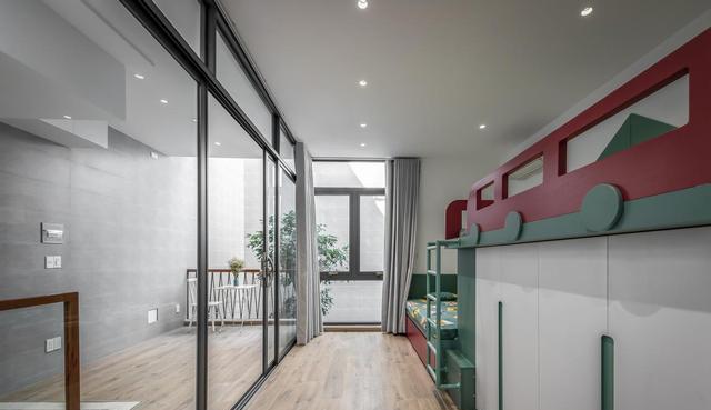 240的3层独栋别墅,拒绝豪华装修,“寒酸”场面让无数网友称赞