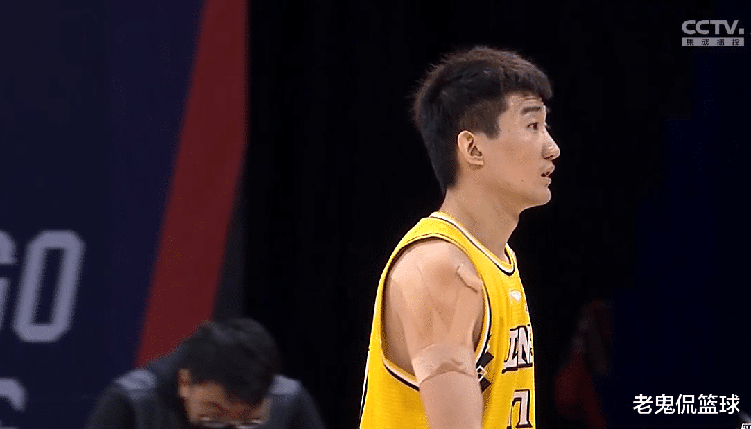 王珊珊|惨烈！赵岩昊伤退，孙铭徽45+7成大英雄，广厦3-0晋级与辽篮会师
