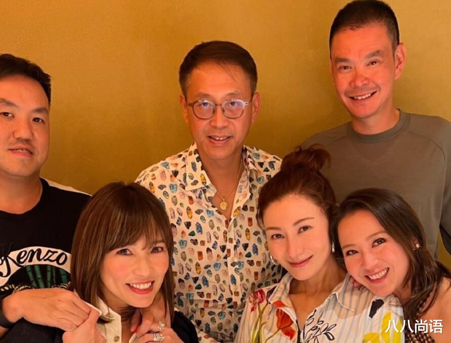 李嘉欣|李嘉欣与众富婆聚餐，许晋亨苍老很多，头发秃了一脸被掏空的样子