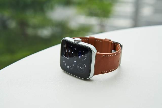 高德地图|Apple Watch S8更强但更贵？对比之下，这款安卓手表性价比更高