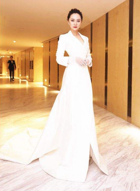 Angelababy|大宋佳女儿张楚楚:见证母亲46岁未婚生子后,34岁不敢婚恋