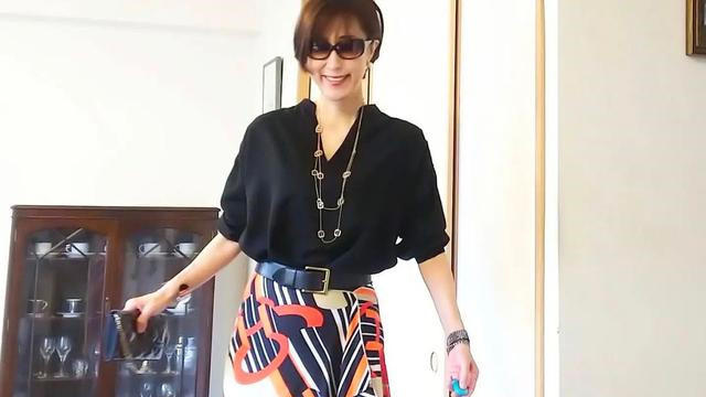 短发 这是最优雅的日本主妇，短发造型女人味十足，每天穿着不重样