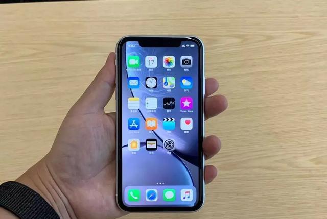 真我gt2大师探索版|用了3年的iPhoneXR，如今换上真我GT2大师探索版，这差距也太大了