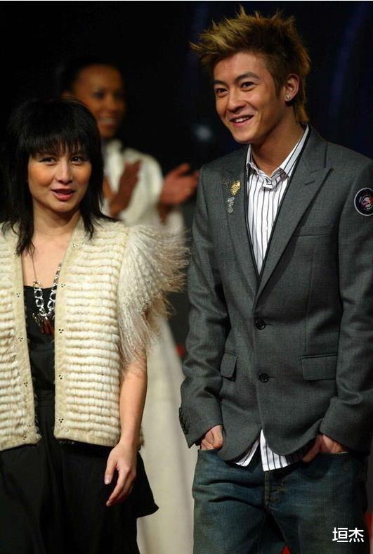 何超仪|\反骨千金\何超仪:不爱做名媛跑去拍戏,明涵父亲后宫是阿三阿四