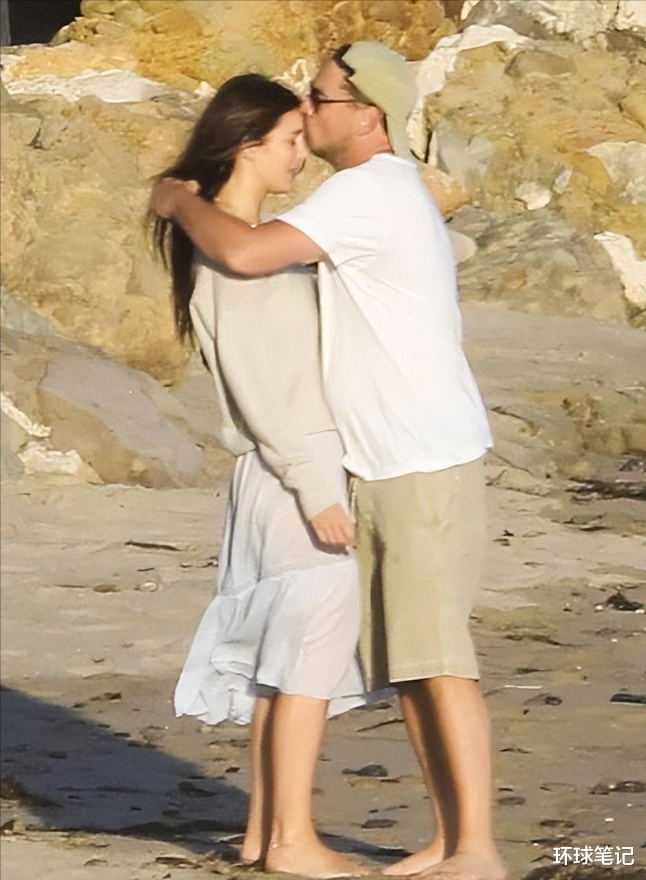 莱昂纳多·迪卡普里奥|47岁莱昂纳多·迪卡普里奥，和素颜女友在海滩度过一天，激情澎湃