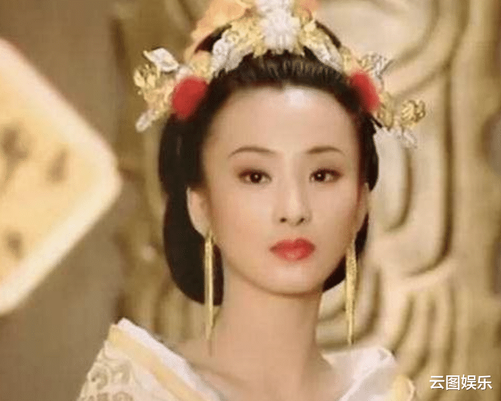 林静|42岁林静穿背心秀身材！皮肤白皙似少女，出道24年零绯闻婚恋成谜