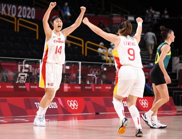 中国女篮|恭喜姚明，祝贺女篮，中午12点，国际篮联送重大贺礼，球迷欢呼