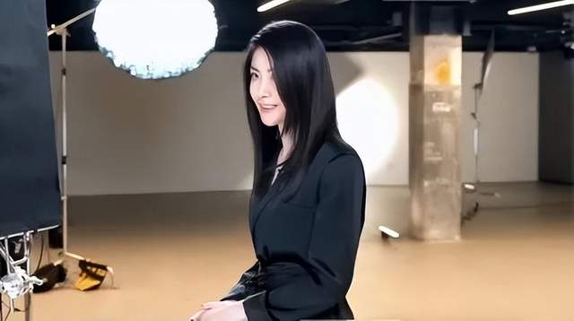 陈慧琳|50岁美上热搜的陈慧琳，保养秘诀是“不跟魔鬼打交道”