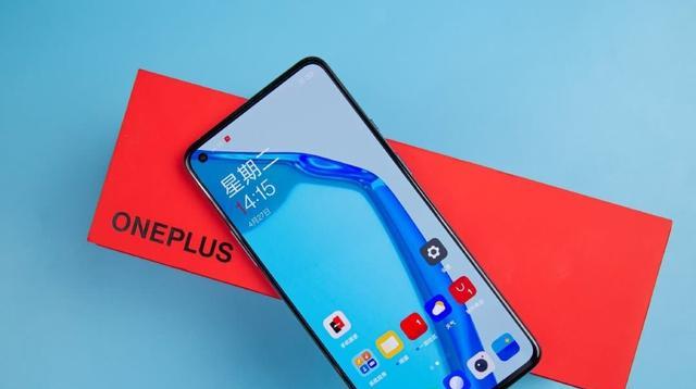 一加科技|骁龙888+柔性屏+双主摄，12+256GB跌至2989元，售价更亲民了