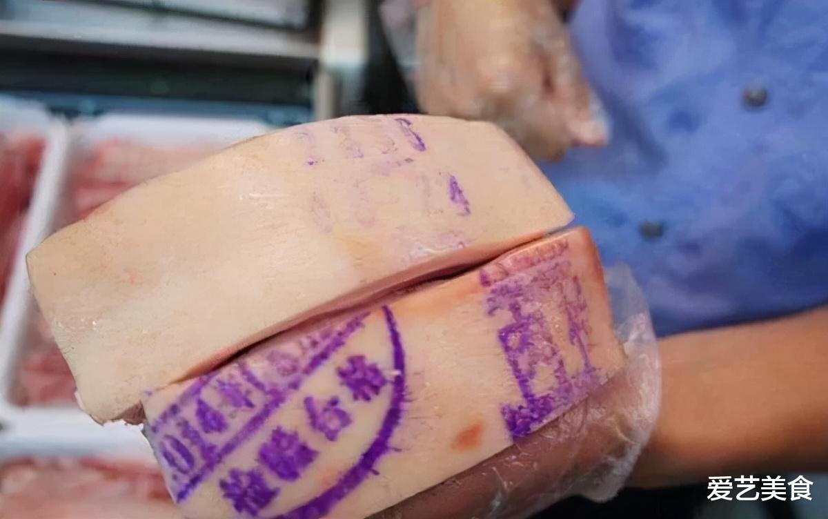 过年买猪肉，选红色章还是蓝色章？差别可大了，学会别乱买