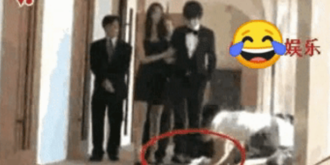 吻戏|爱情剧里唯美的吻戏、公主抱,真实拍摄大有猫腻,难怪不敢露全身