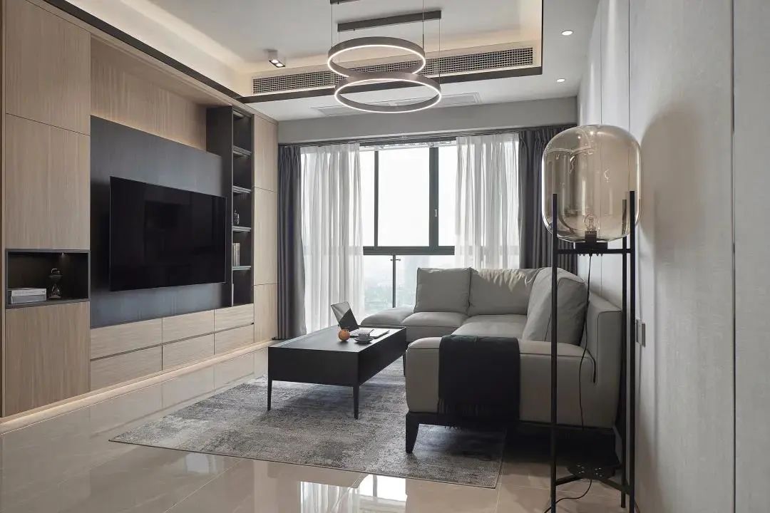 101㎡现代简约风,原木色搭配黑白灰!