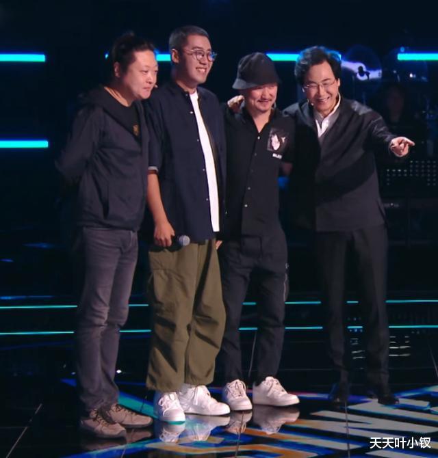 梁静茹|李荣浩主动拍照,表面是替梁静茹出头,其实是为了节目效果的平衡