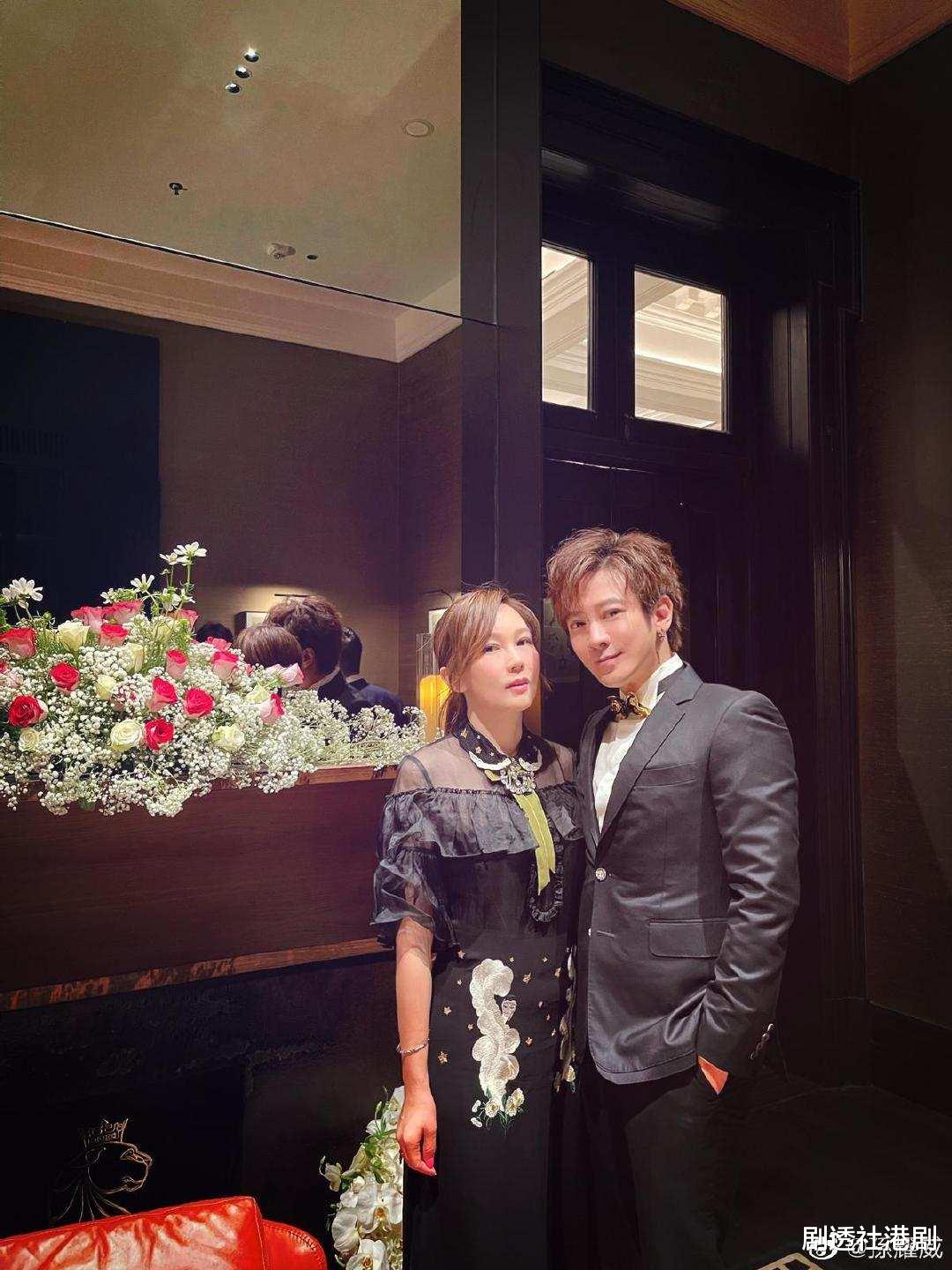 孙耀威|知名港星晒照庆祝结婚5周年!家中豪宅带私人电梯,丈夫曾遭雪藏