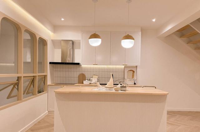 2层小洋房,“清汤寡水”的设计,说不出来哪里特别,但就是喜欢