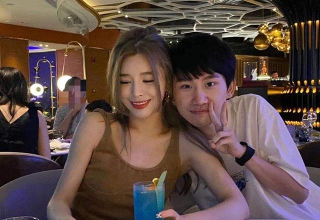 糖小幽|糖小幽自曝正积极备孕，Doinb哽咽透露：去年主动提了离婚