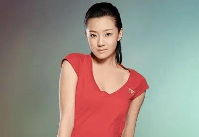 她是赵家班“最美弟子”,却被传出与赵本山绯闻,资源悬崖式下跌