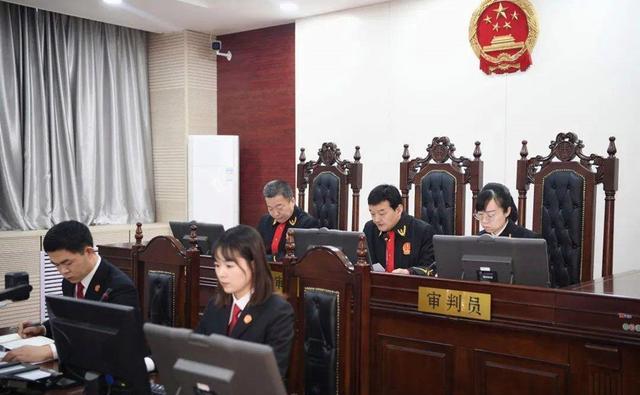 案例:女教授上公共课宣讲夫妻恩爱,和丈夫吵架误开话筒酿悲剧