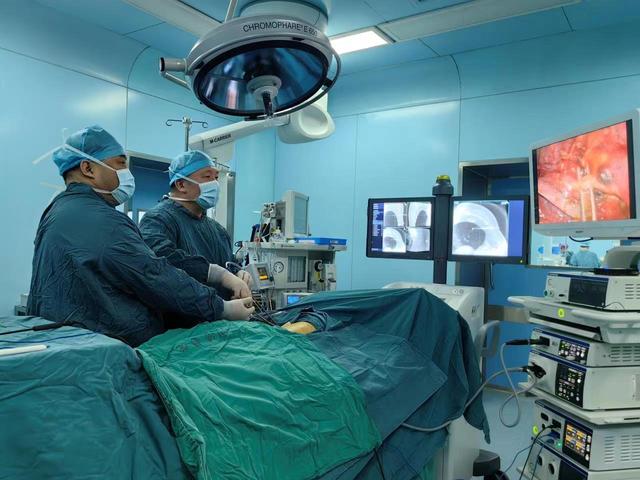 |肺小结节定位不再疼 手术更精准同济医院手术间里一站式完成CT麻醉定位和切除