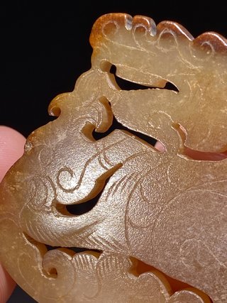和田玉籽料|汉 和田玉籽料沁色 游丝毛雕 瑞兽纹 玉珮 挂件
