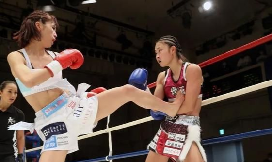 日本队 虎牙萌妹，K-1女拳王，你知道，她的本职是美容美发师吗？